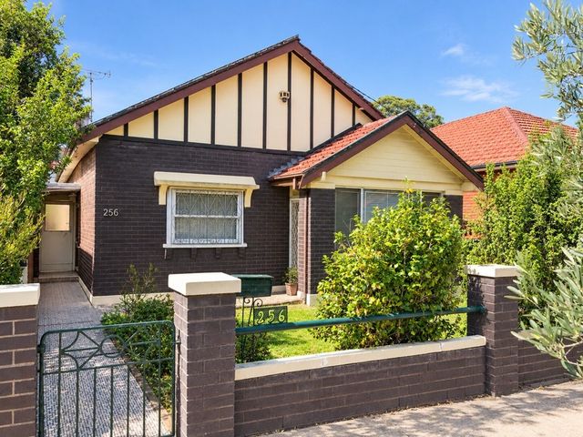 256 Doncaster Avenue, KENSINGTON